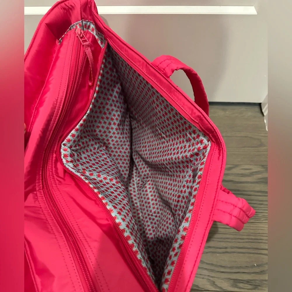 Vera Bradley Ultralight Travel Tote NWT - Picture 9 of 10